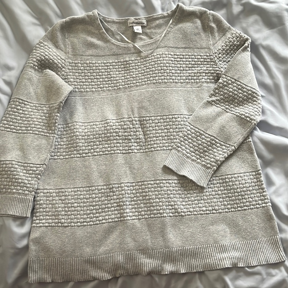 Grey Sweater - Medium - Dotted, textured pattern